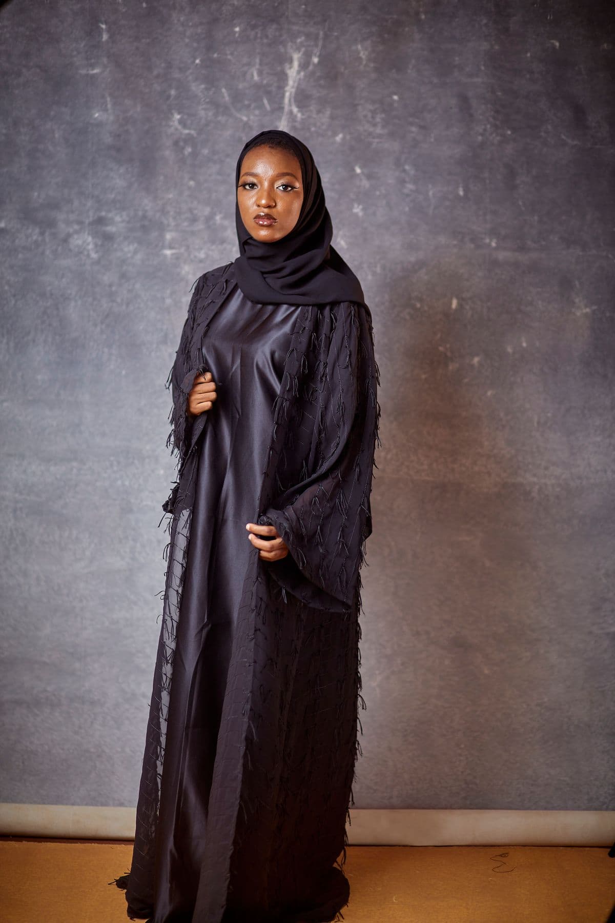 Abaya Fluide — Noir Intemporel