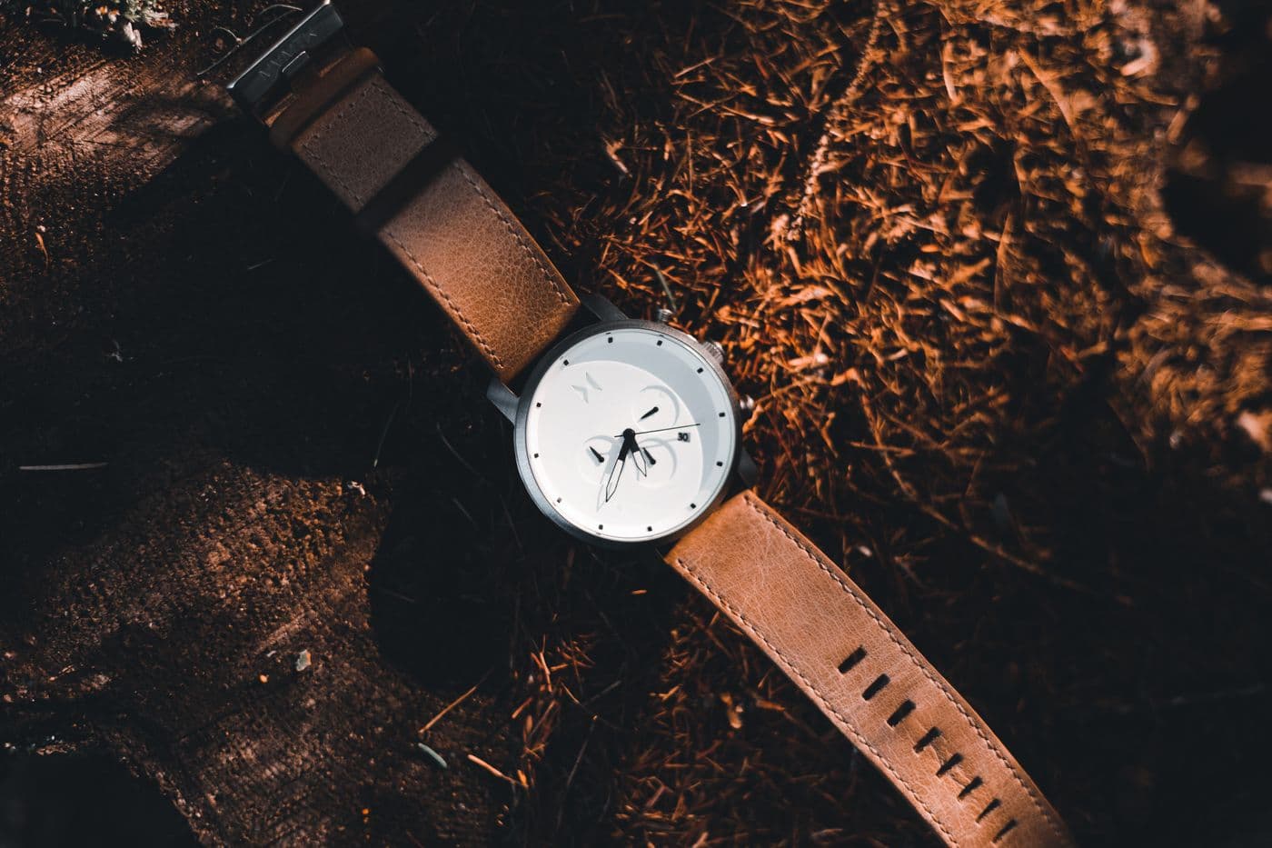 Montre Cadran Blanc — Bracelet Cuir Cognac